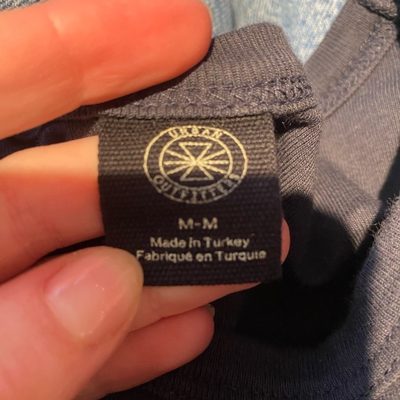 Crop top with dragon design - Picture 3 of 3